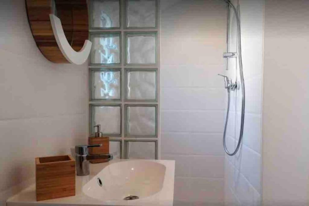 Maisonnette Pour 2 Personnes - Vue Mer - Plage A 100 Metres Ploubazlanec Extérieur photo